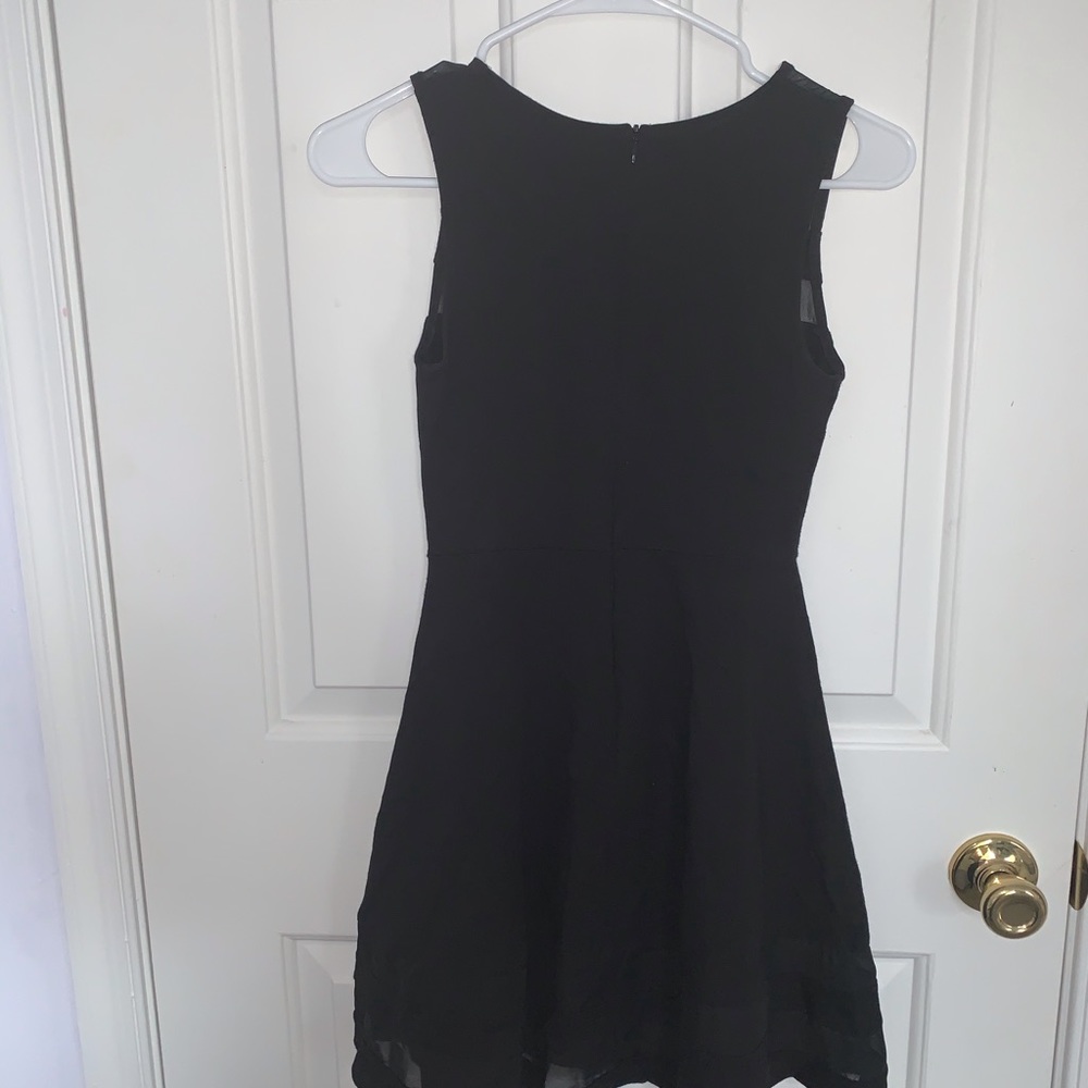 Dress - Picture 6 of 7